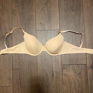 NWOT Auden nude/beige T-shirt bra